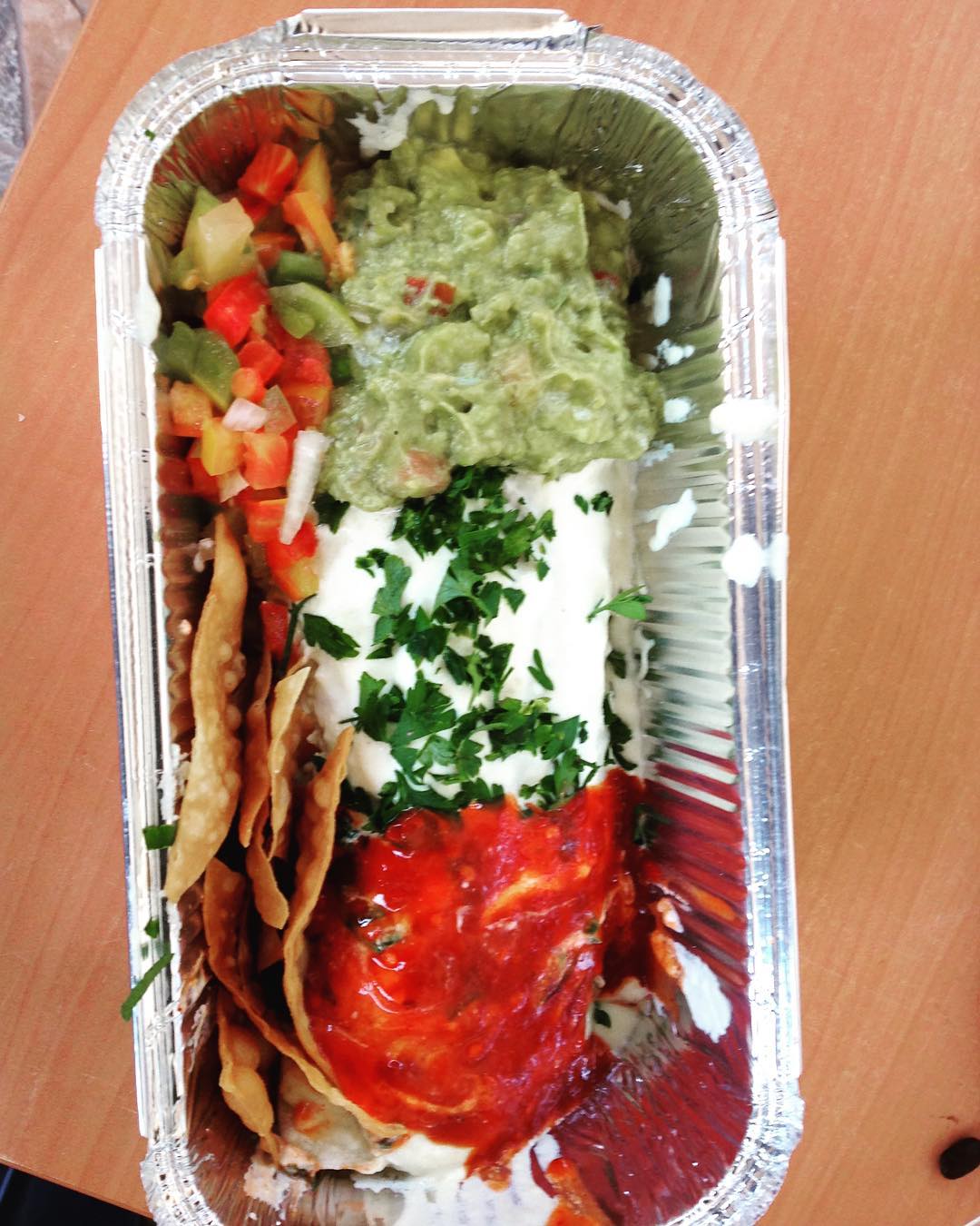 Enxilada Mexicana servida especialmente no restaurante mexicano las tortillas mexican grill em Luanda