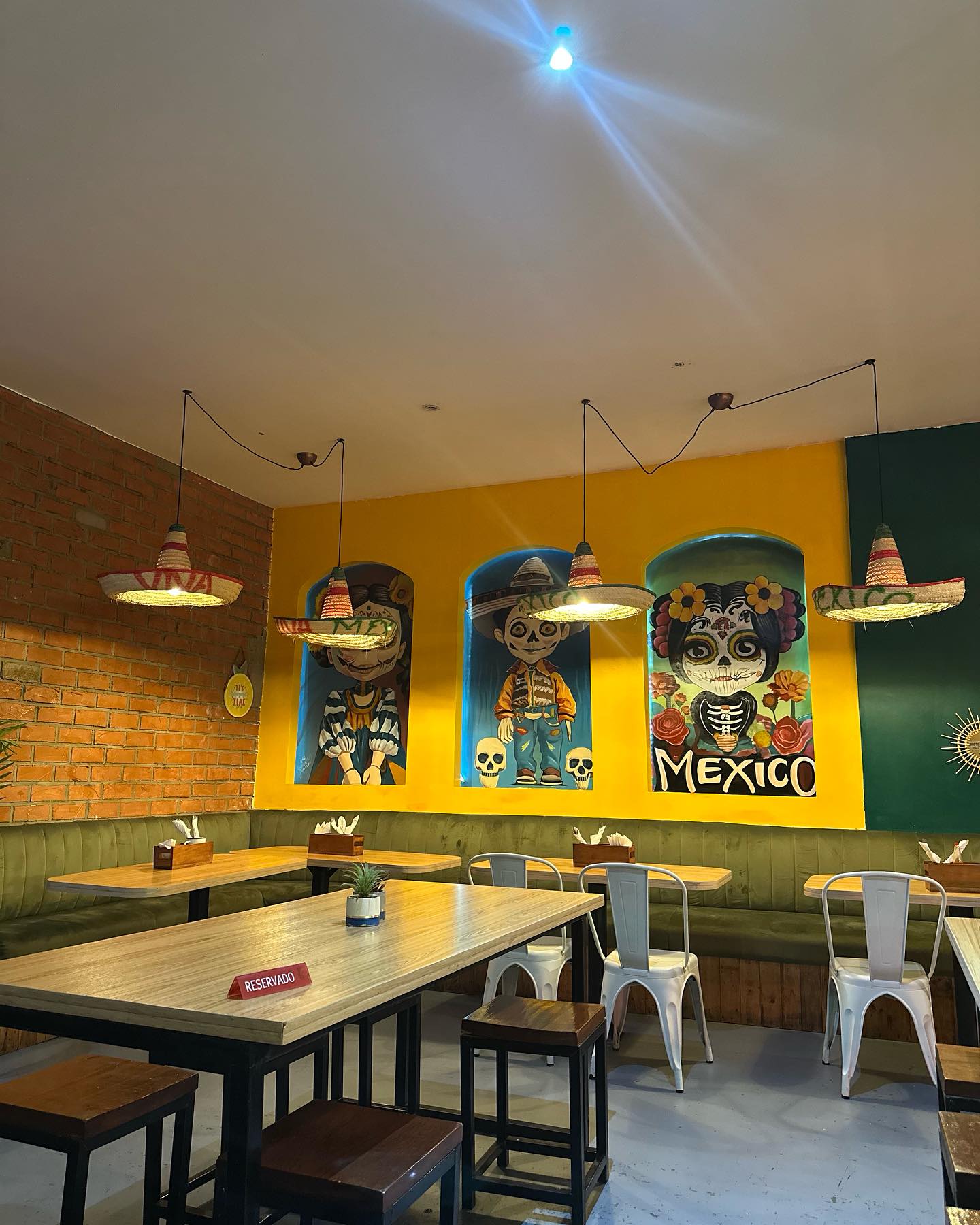 Interior no restaurante mexicano las tortillas mexican grill em Luanda
